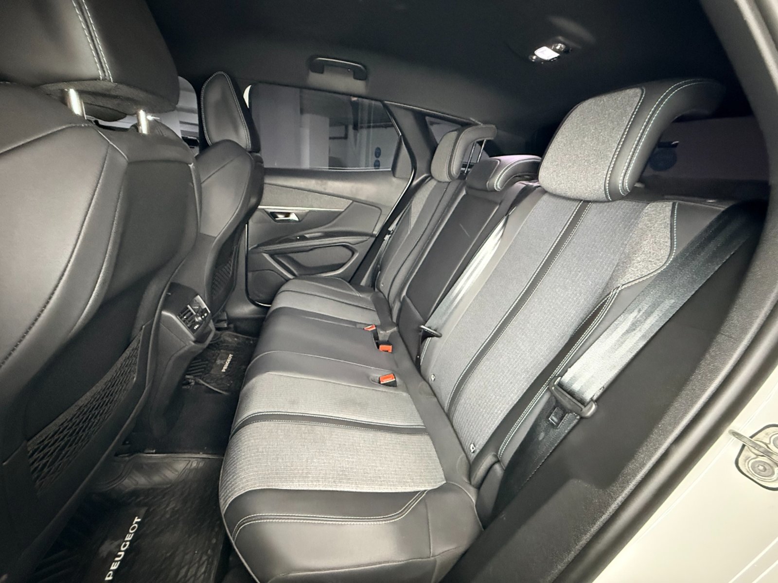 Peugeot 3008 Allure BlueHdi 1.5 Automatico 2024 - Imagen 13 de 20