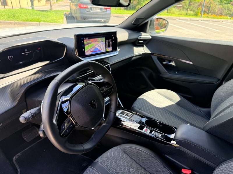 Peugeot 2008 Allure 1.2 Hybrido 2025 - Imagen 13 de 19