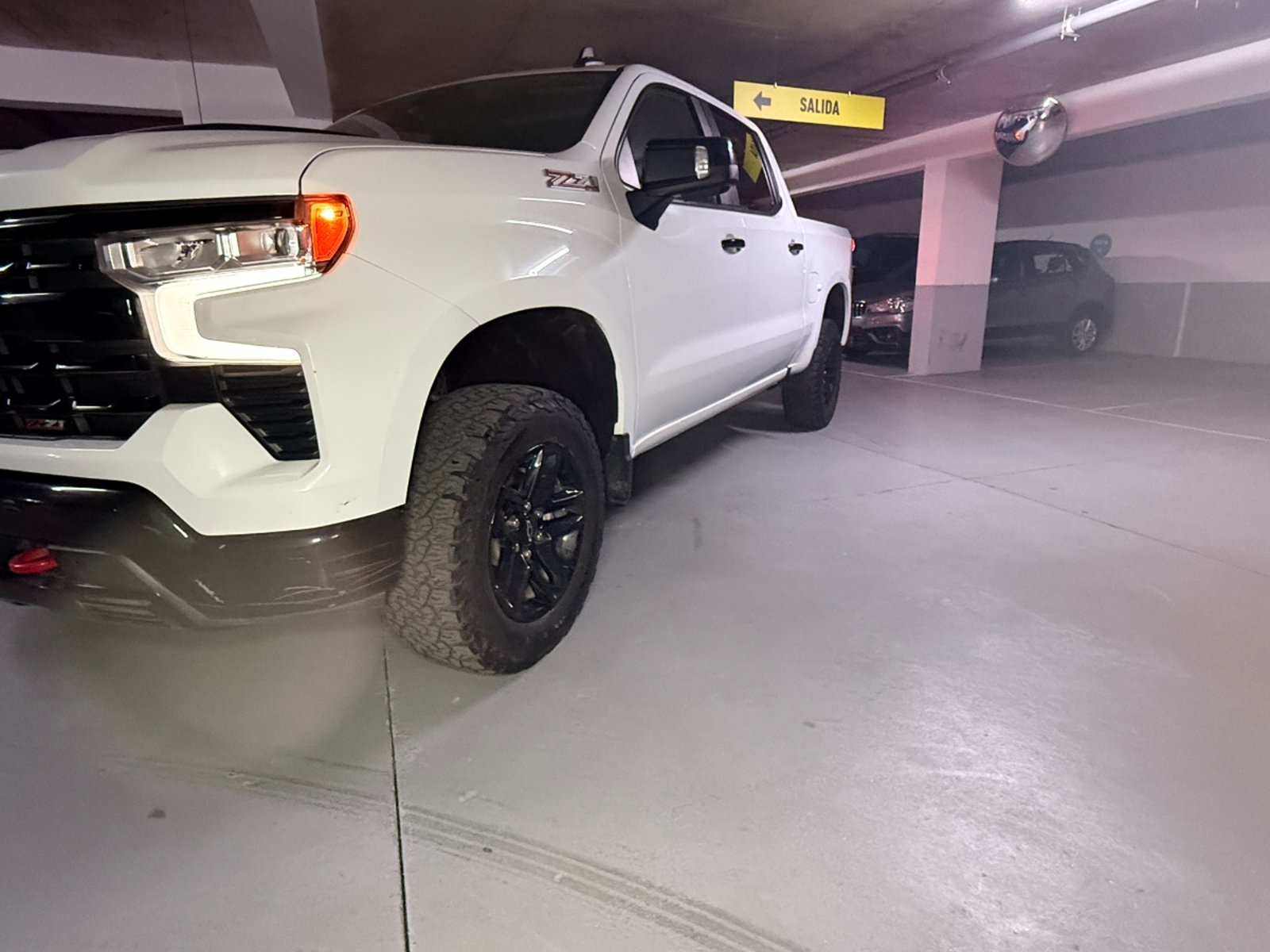 Chevrolet Silverado Trail Boss 2023 - Imagen 14 de 20
