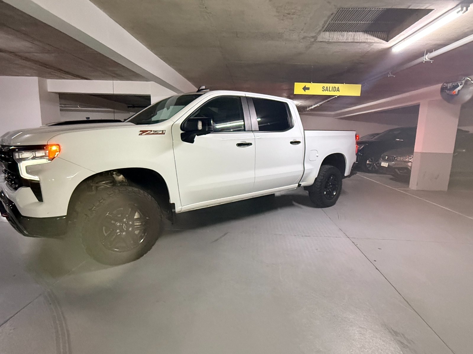 Chevrolet Silverado Trail Boss 2023 - Imagen 12 de 20