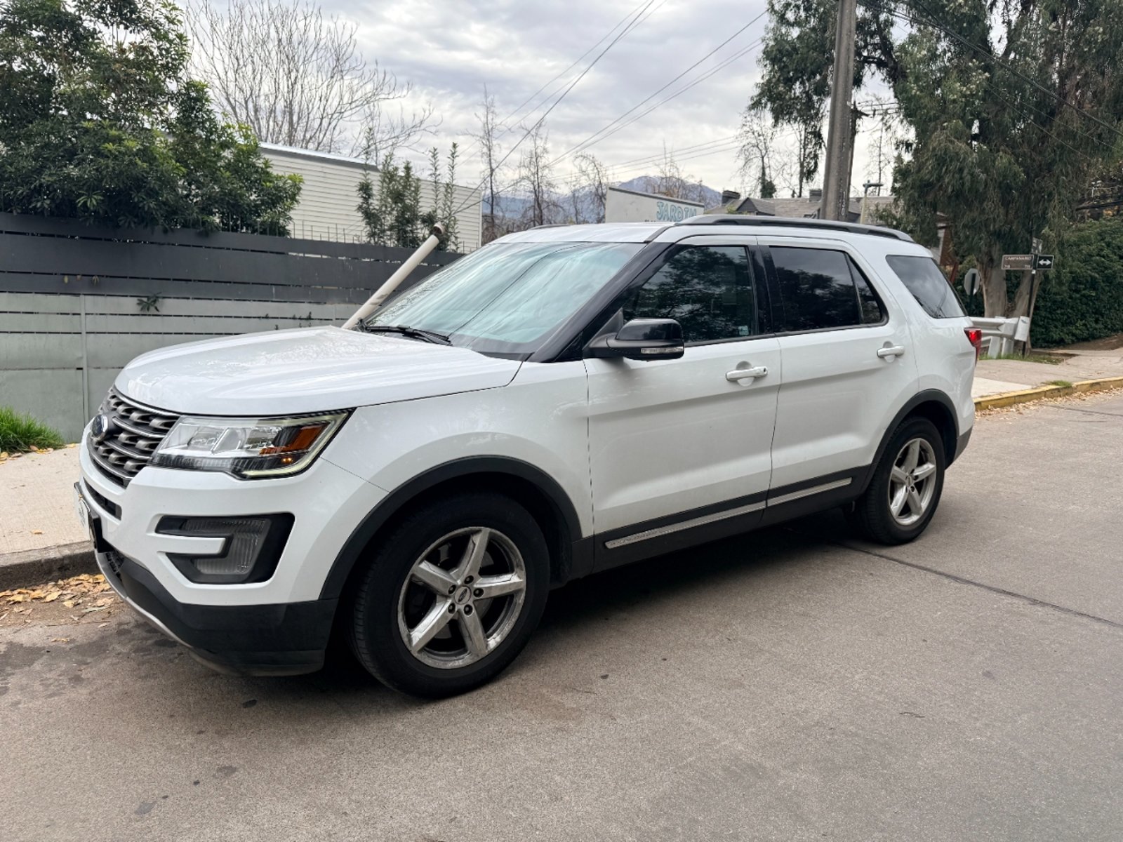 Ford Explorer XLT 4x2 2017 - Imagen 8 de 19