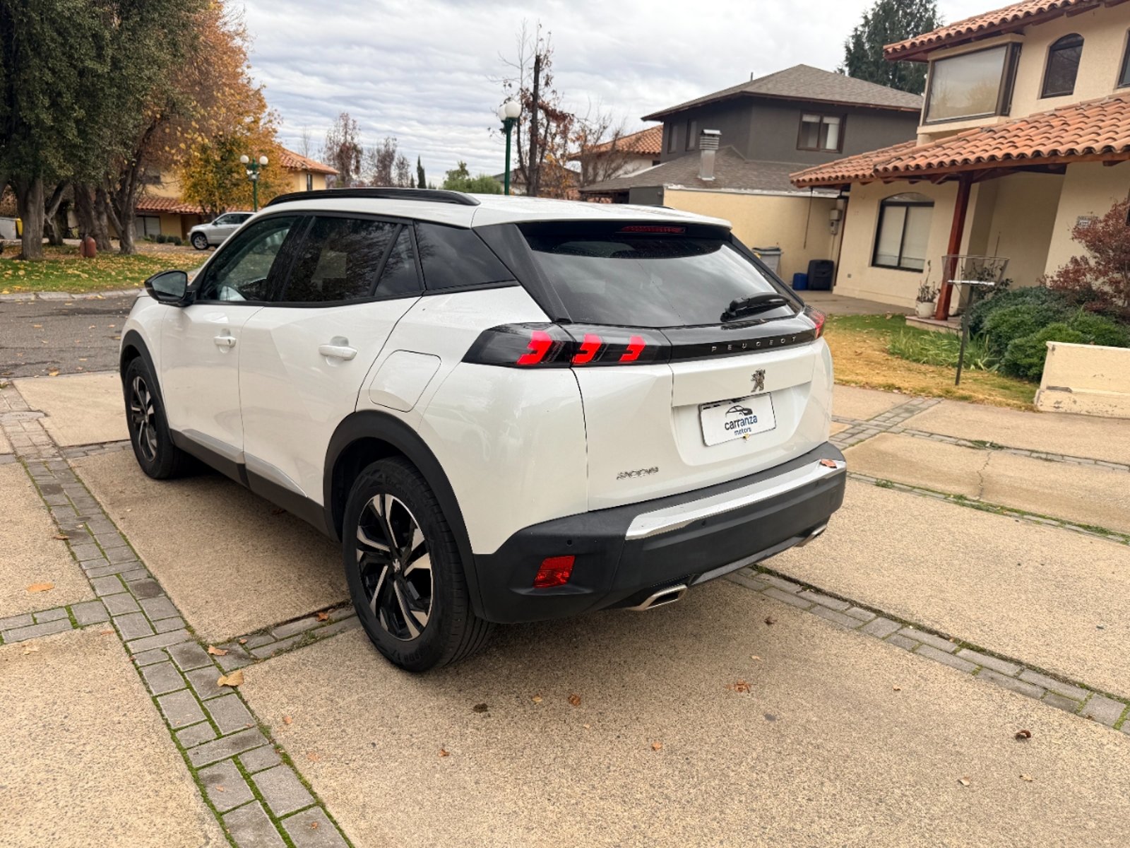 Peugeot 2008 Allure 1.2 turbo 2022 - Foto 3 de 19