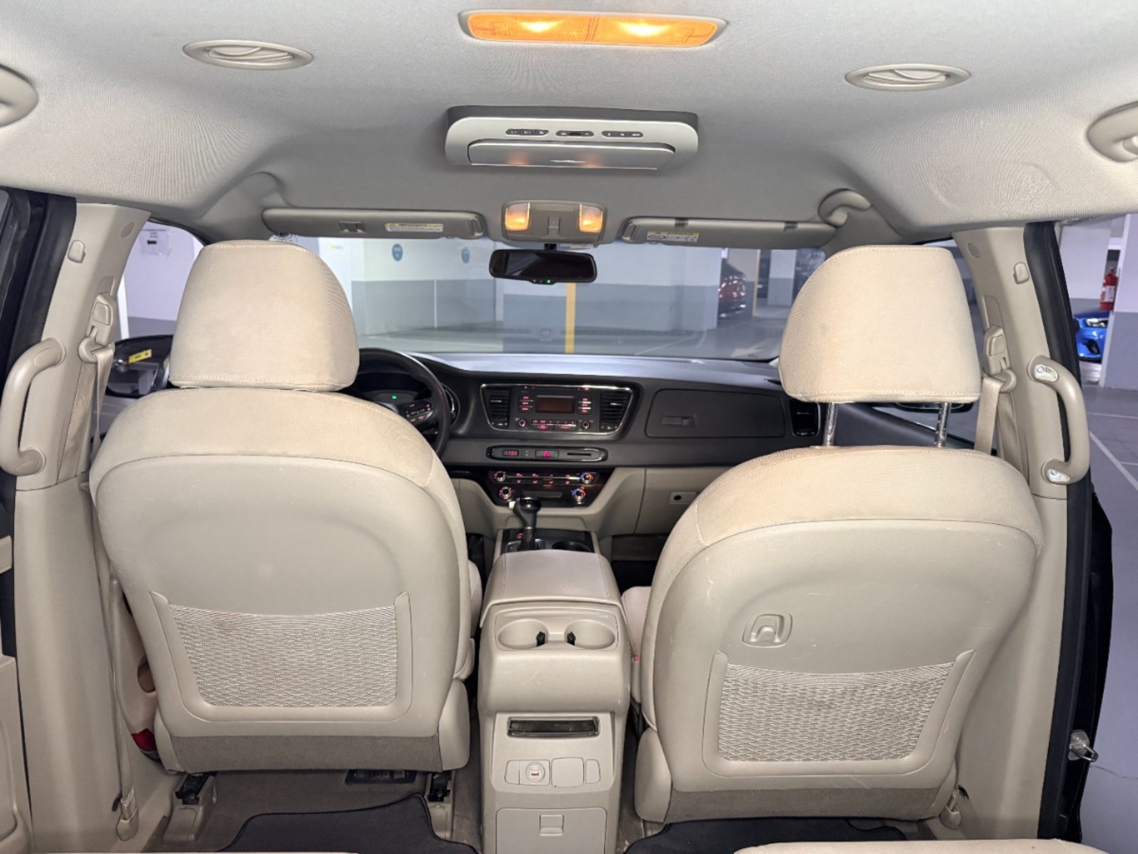 Kia Grand Carnival LX 3.3 V6 2016 - Imagen 12 de 20
