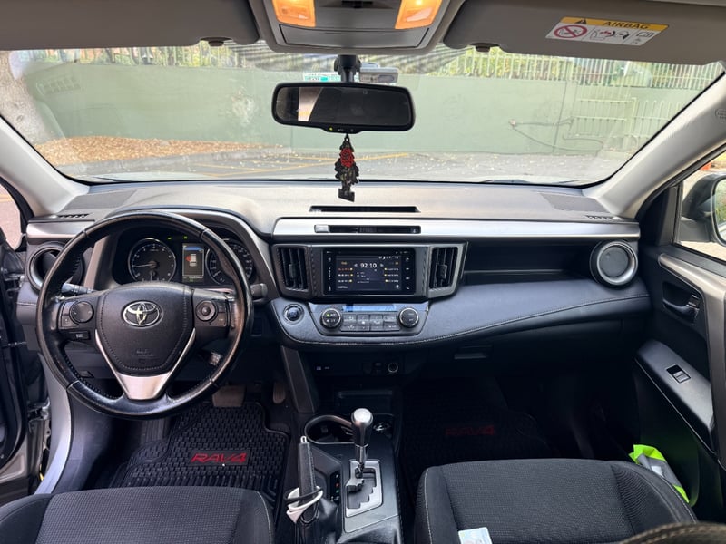Toyota Rav4 Super Lujo 2.5 AT 2018 - Imagen 10 de 20