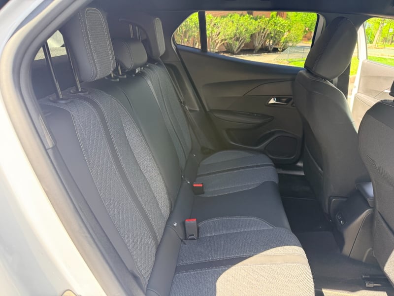 Peugeot 2008 Allure 1.2 Hybrido 2025 - Imagen 15 de 19