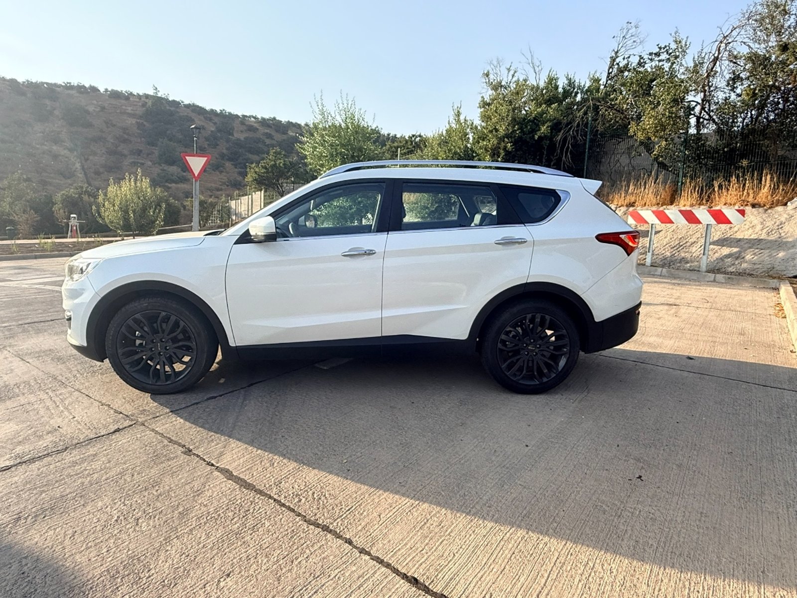 Jetour X70 Glx Automatico 2023 - Imagen 4 de 18