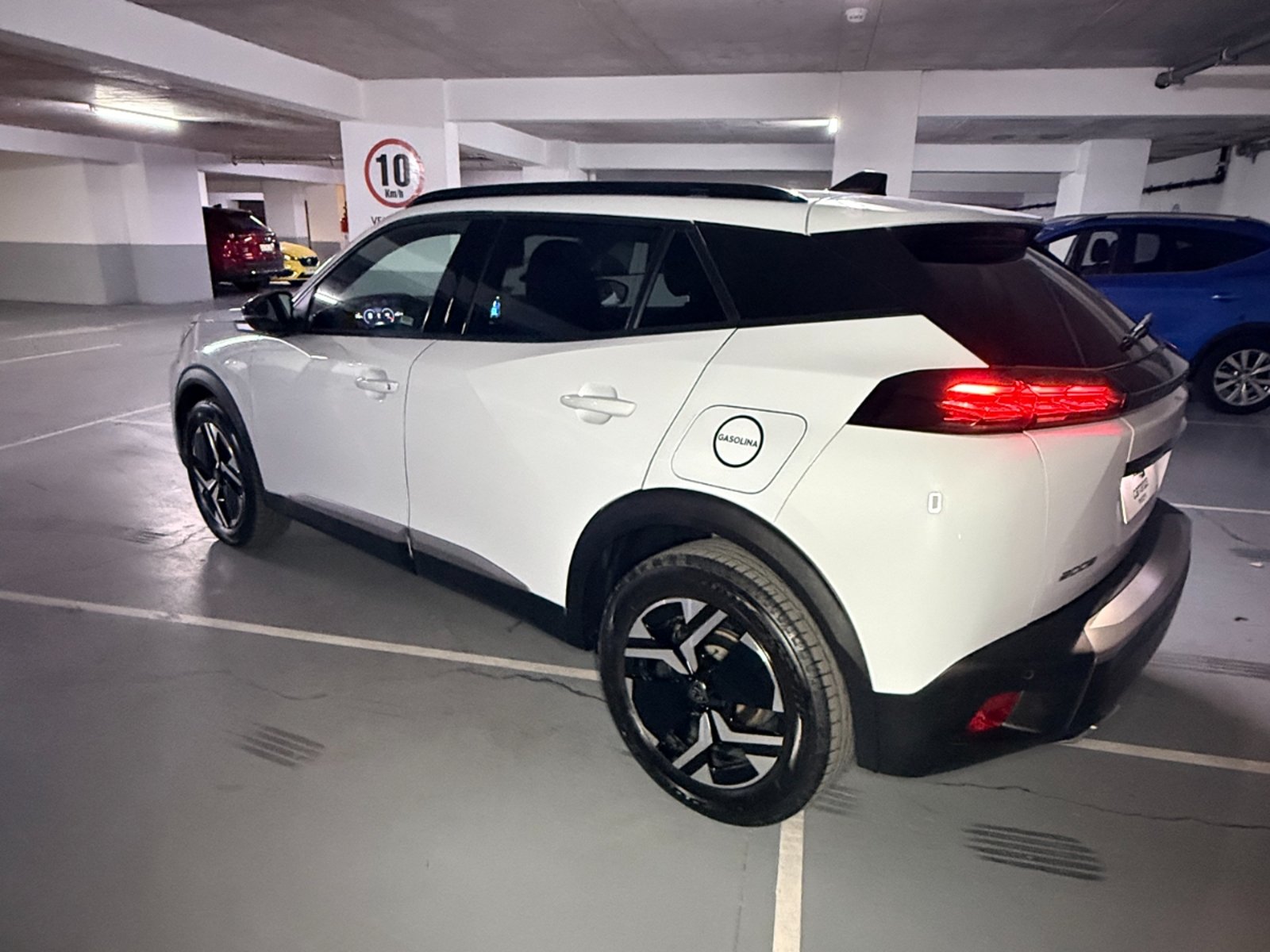 Peugeot 2008 Allure 130 Puretech 2025 - Imagen 3 de 20
