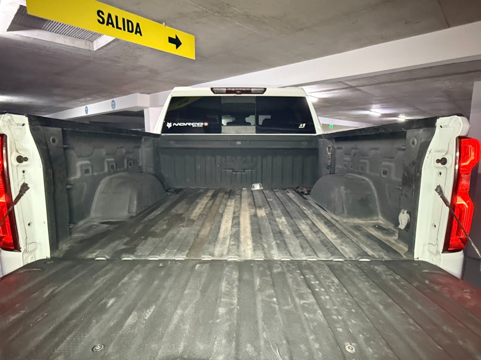 Chevrolet Silverado Trail Boss 2023 - Imagen 11 de 20