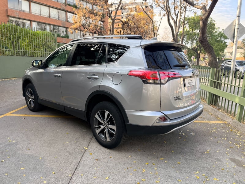 Toyota Rav4 Super Lujo 2.5 AT 2018 - Imagen 7 de 20