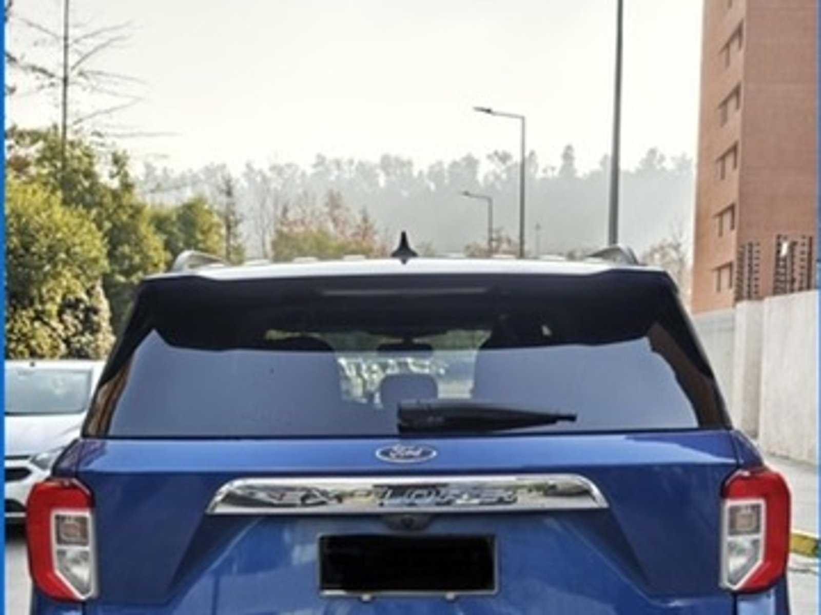 Ford Explorer XLT 2022 - Foto 4 de 16