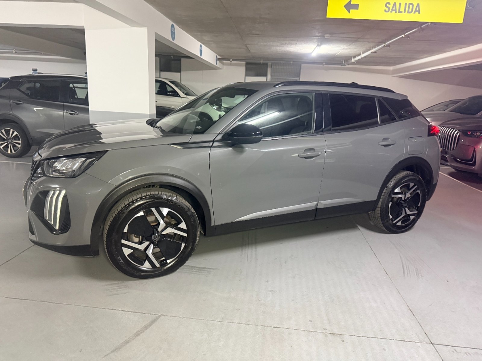 Peugeot 2008 Allure BlueHdi 1.5 Automatico 2025 - Foto 3 de 20