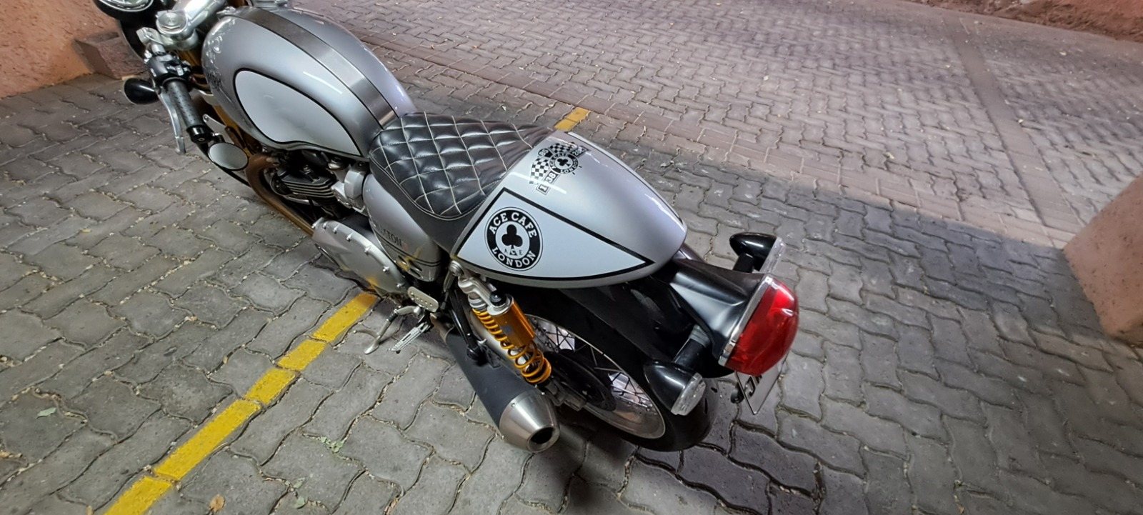 Triumph Thruxton R1200 2019 - Imagen 4 de 10