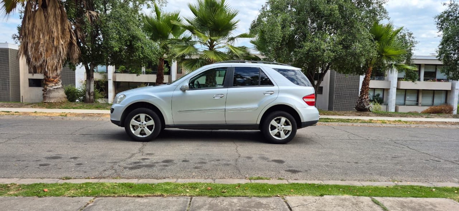 Mercedez Benz Clase ML ML500 2007 - Imagen 5 de 14
