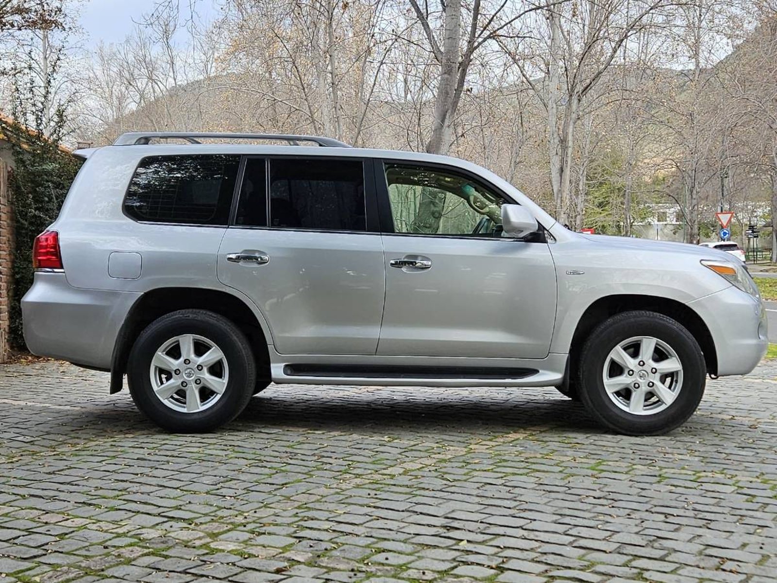 Lexus Lx 570 2009 - Imagen 4 de 20