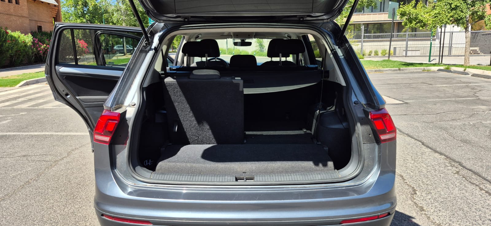 Volkswagen Tiguan 1.4 TSI AT DSG 3 CORRIDAS 2022 - Imagen 12 de 12