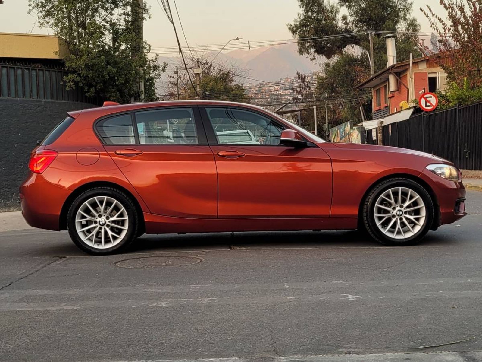 BMW 118 118I TURBO MT 2018 - Imagen 3 de 16