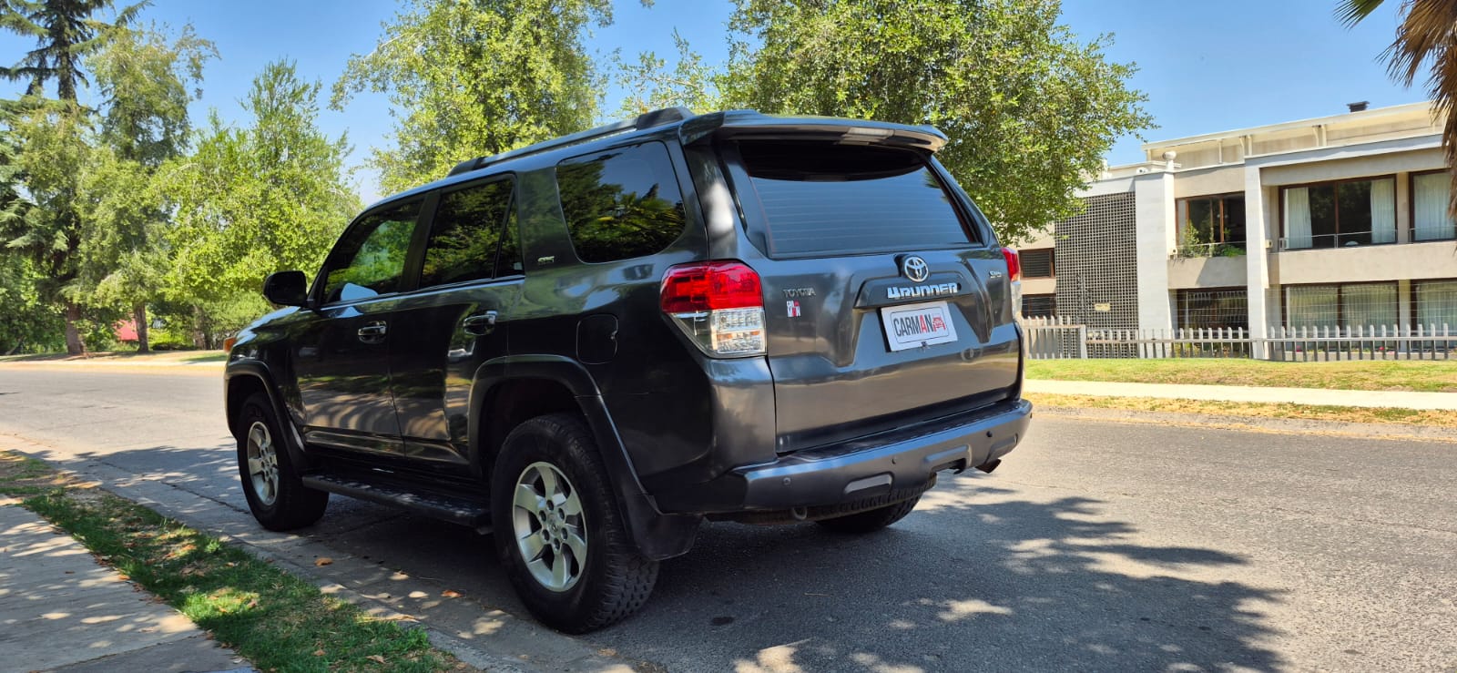Toyota 4 Runner SR5 4X4 3 CORRIDAS 2012 - Imagen 7 de 9