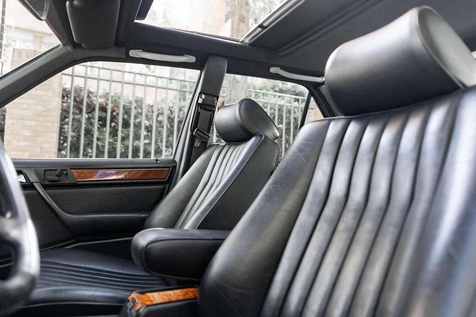 MERCEDES BENZ 320E 1993 - Imagen 8 de 17