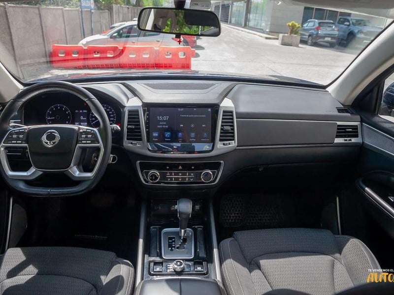 SsangYong Rexton 2023 - Imagen 17 de 19