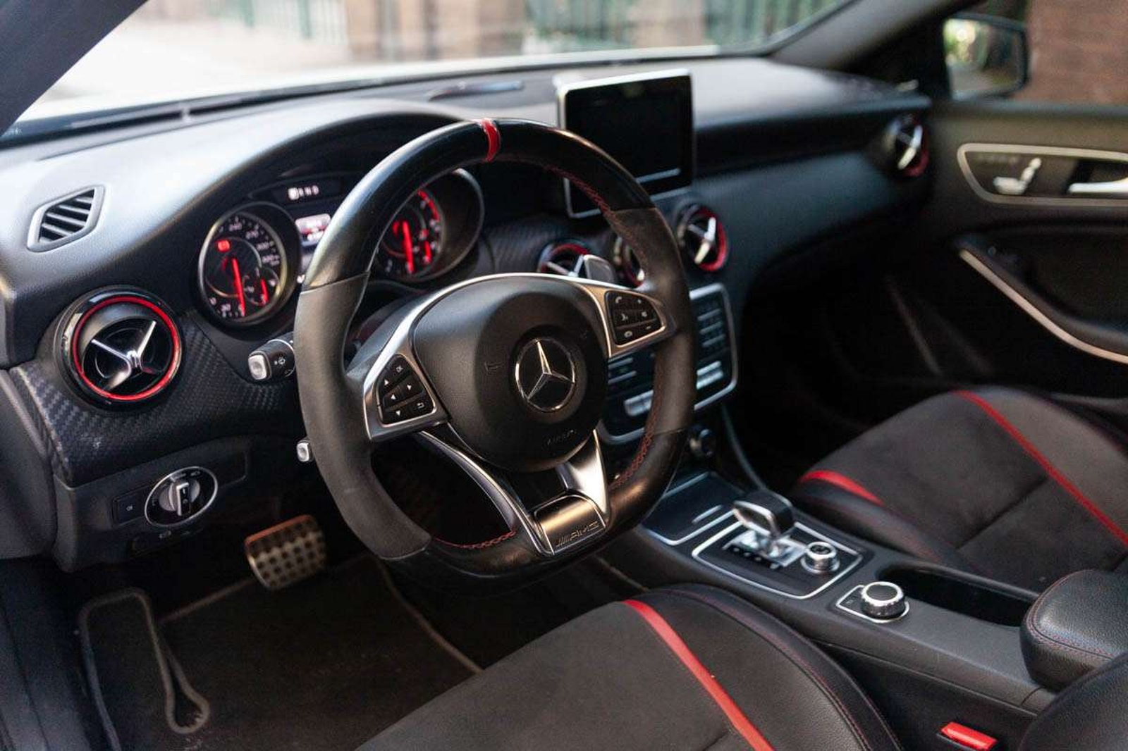 MERCEDES BENZ A45 AMG 2017 - Imagen 7 de 20