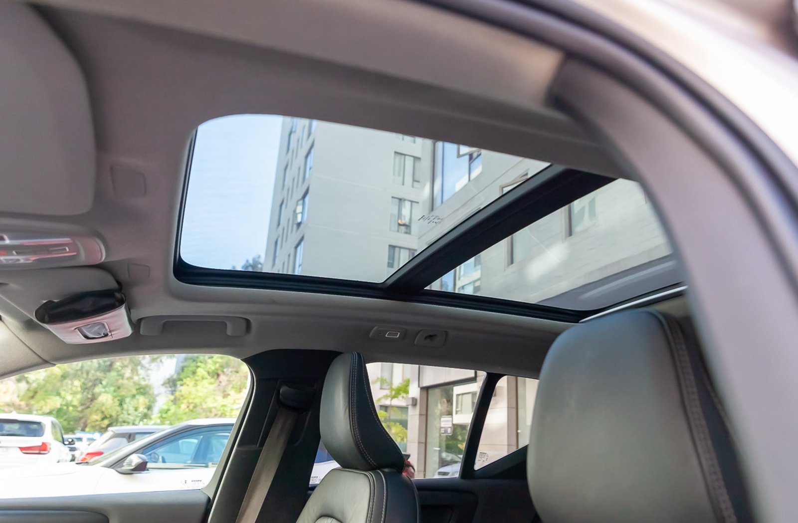 Volvo XC40 2023 - Imagen 8 de 19