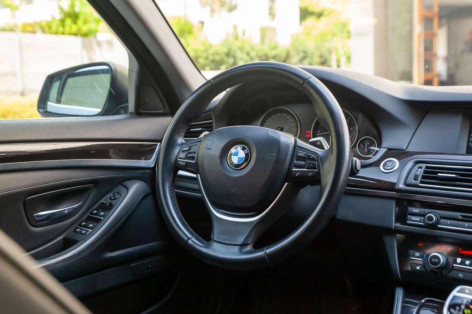 BMW 550i 2011 - Imagen 17 de 18