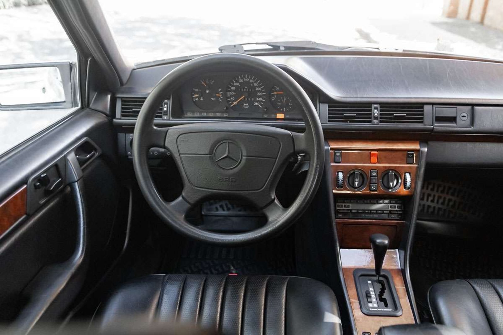 MERCEDES BENZ 320E 1993 - Imagen 17 de 17