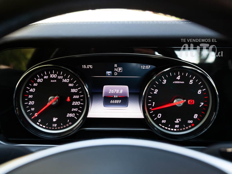Mercedes-Benz E300 2018 - Imagen 8 de 19