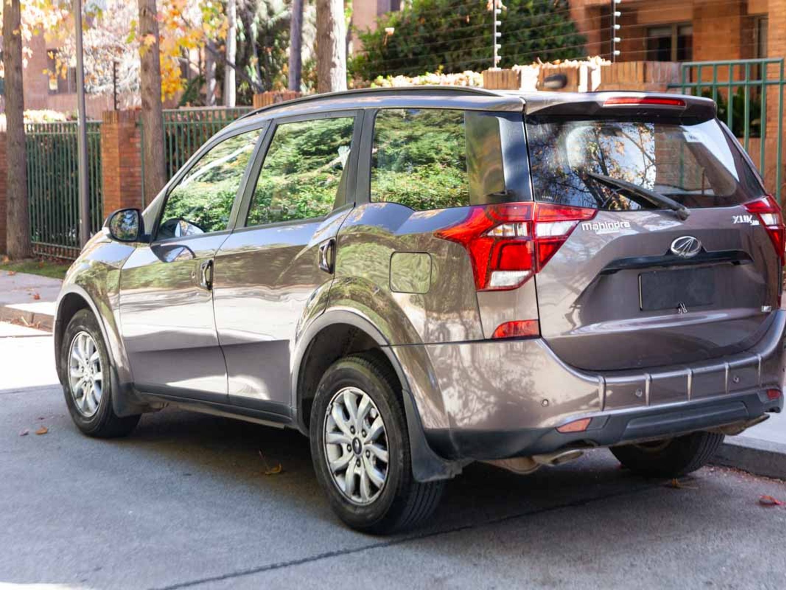 Mahindra XUV500 2023 - Foto 3 de 17