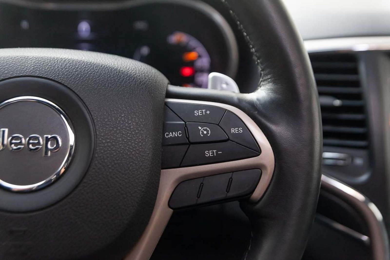 JEEP Grand Cherokee 2016 - Imagen 10 de 20