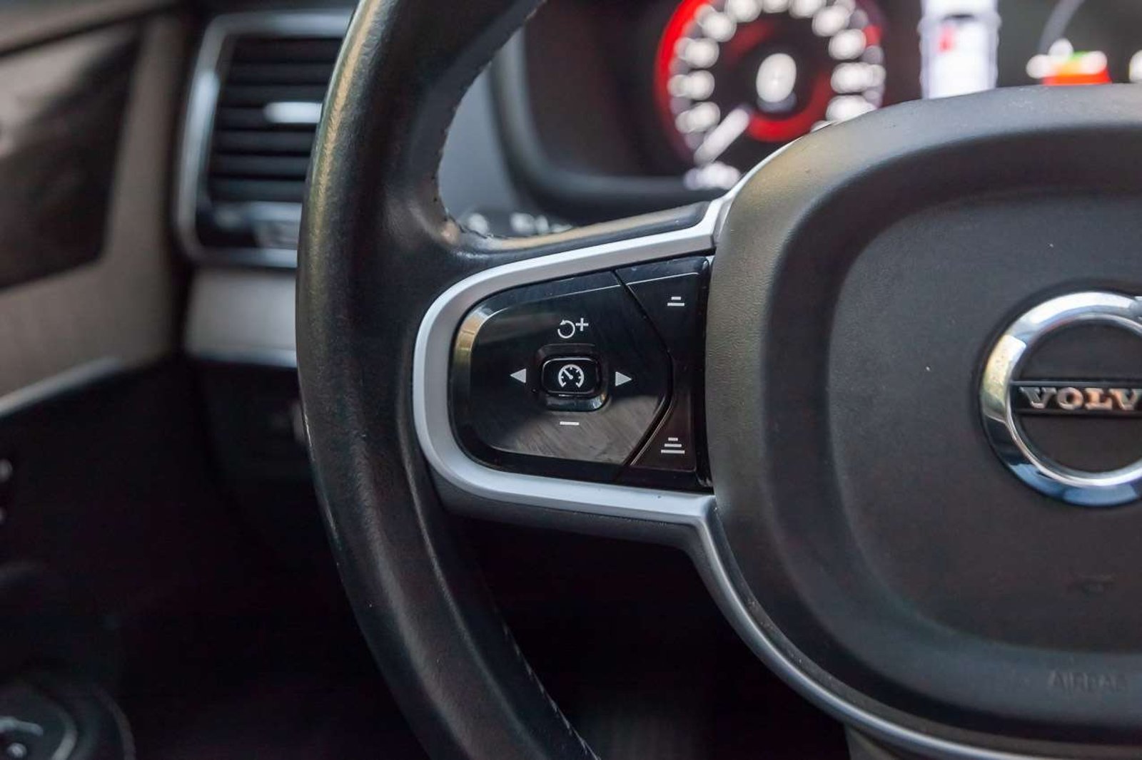 VOLVO XC90 2021 - Imagen 10 de 20
