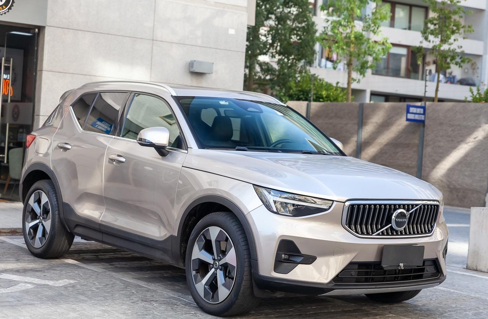 Volvo XC40 2023 - Imagen 6 de 19