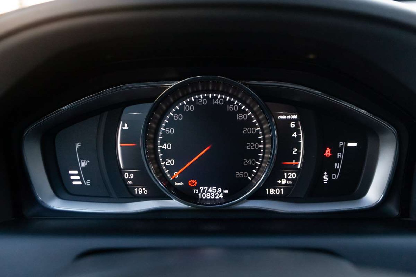 VOLVO XC60 2017 - Imagen 8 de 16