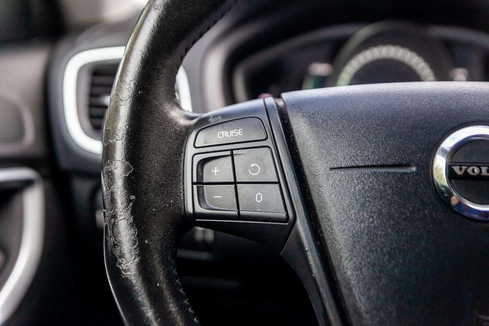 VOLVO V40 2019 - Imagen 9 de 19