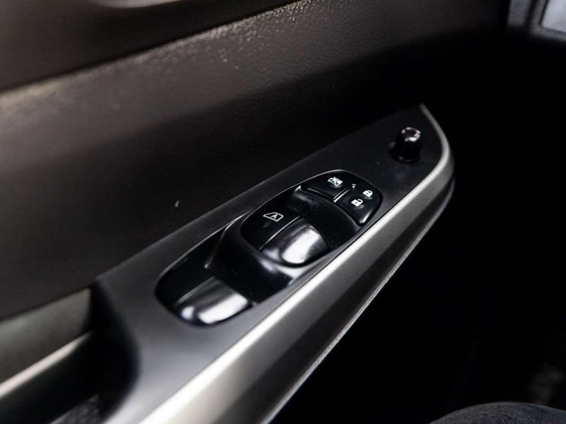 Nissan NP300 2016 - Imagen 12 de 15