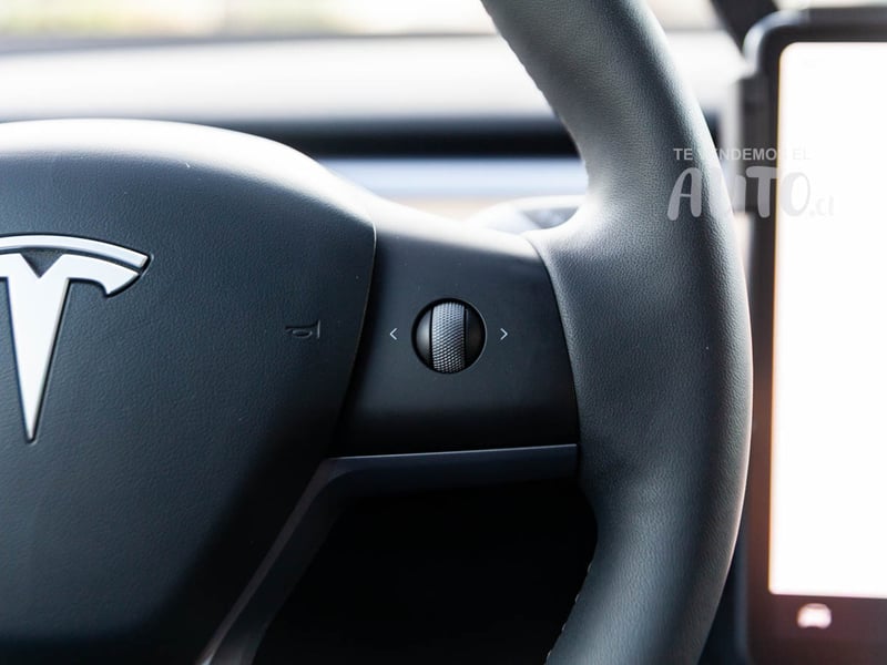 Tesla Model Y 2025 - Imagen 11 de 18