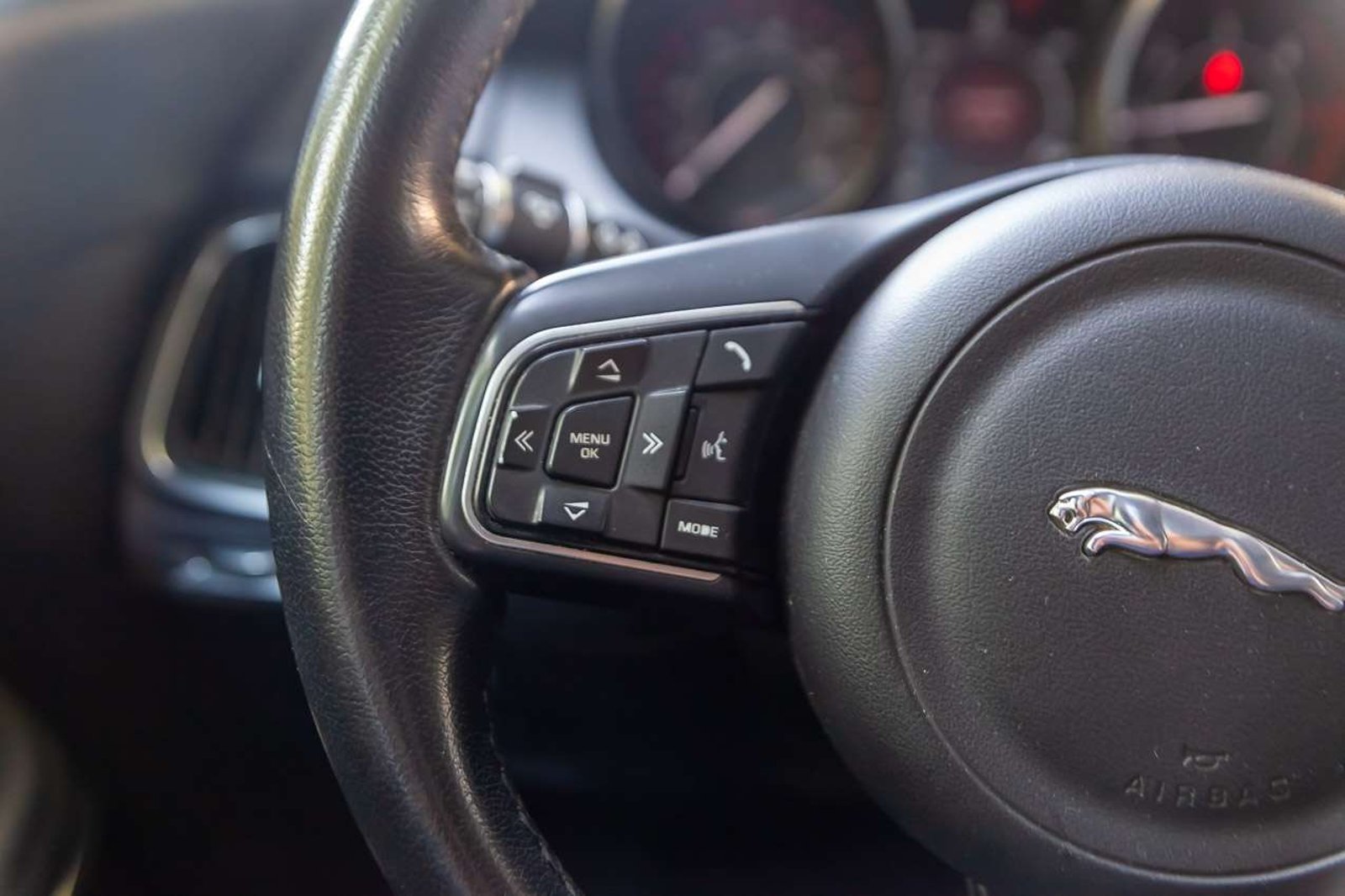 JAGUAR E-Pace 2019 - Imagen 10 de 17