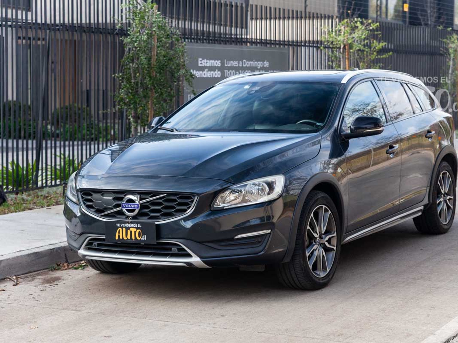 Volvo V60 Cross Country 2018 - Foto 2 de 19