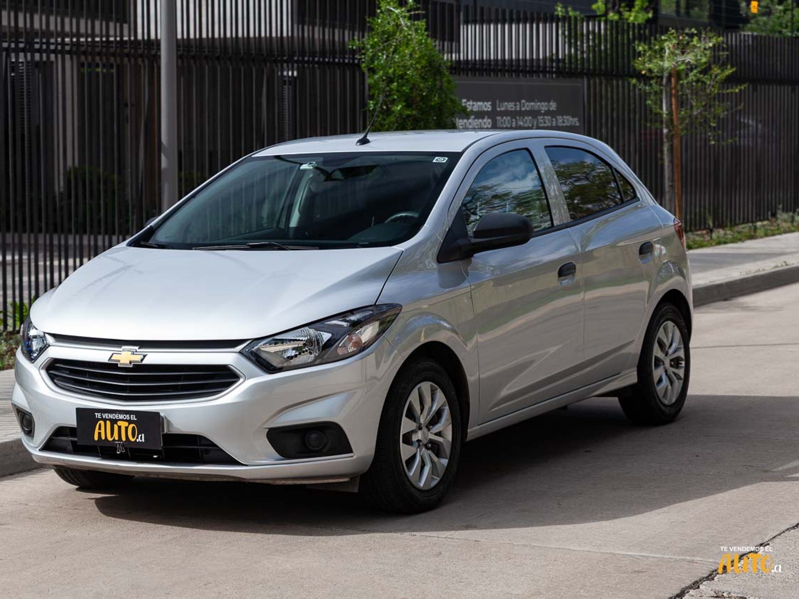 Chevrolet Onix 2017 - Foto 2 de 16