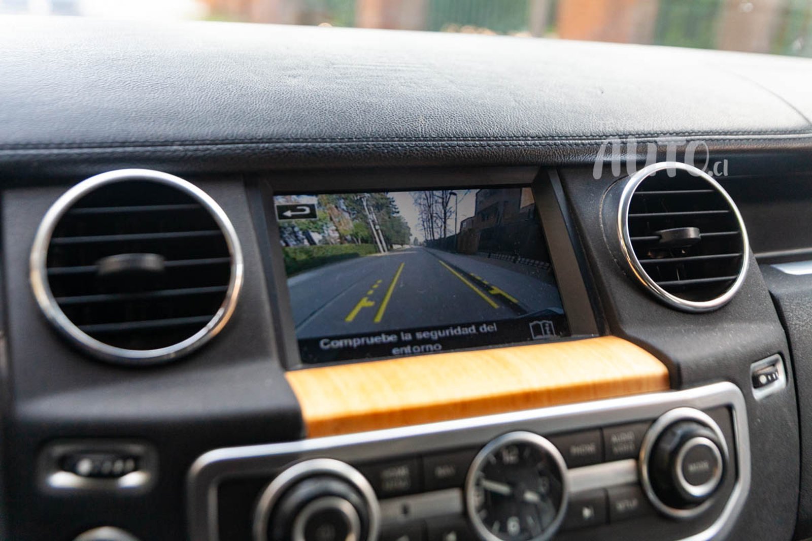 Land Rover Discovery 4 2015 - Imagen 13 de 19