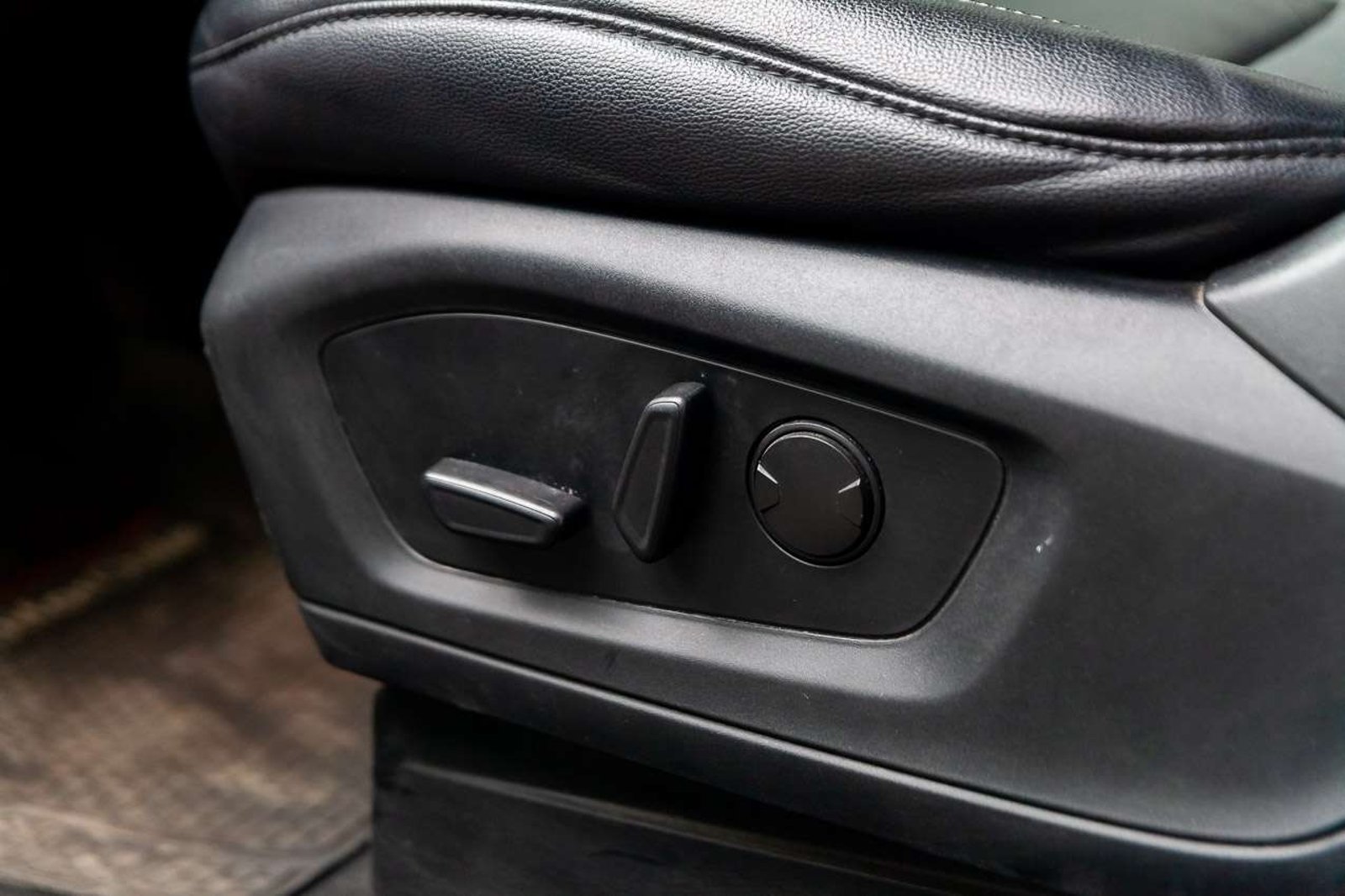 FORD Explorer 2022 - Imagen 17 de 20