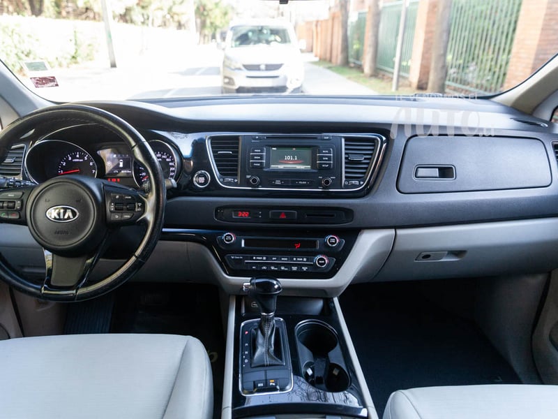 Kia Grand Carnival 2016 - Imagen 16 de 18