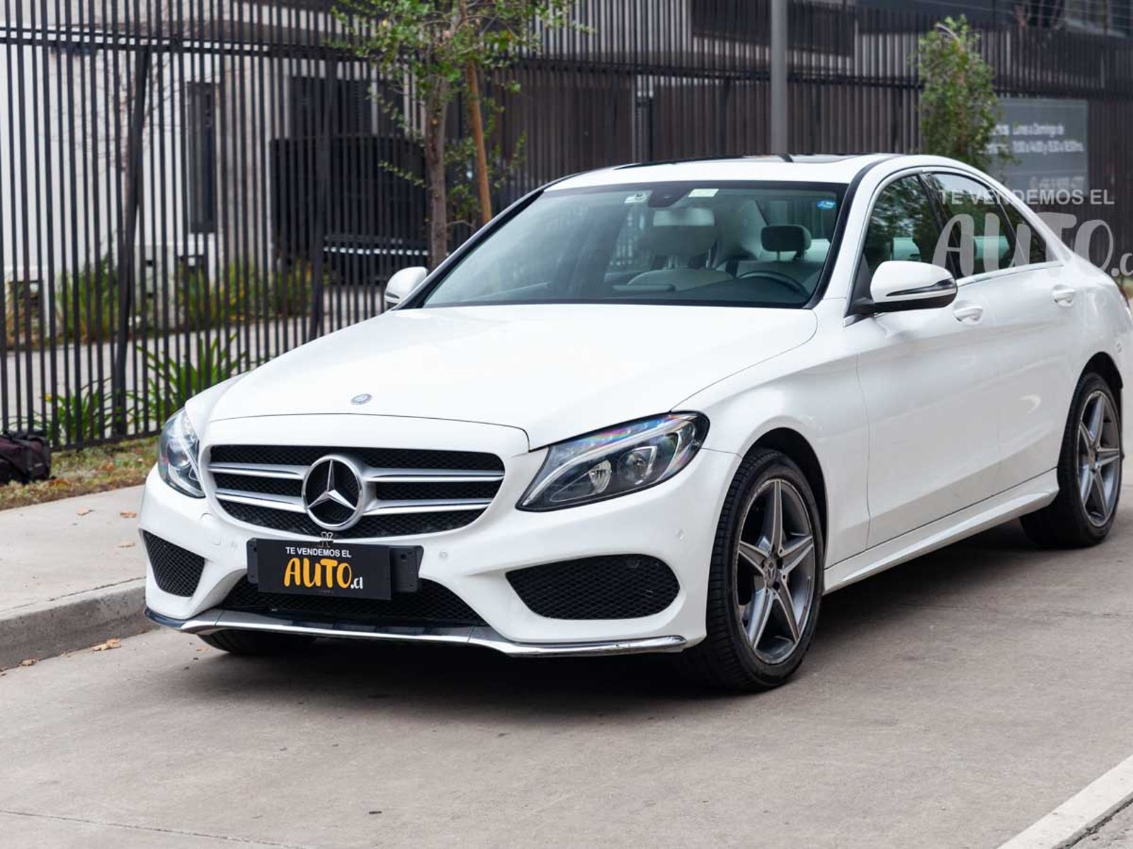 Mercedes-Benz C200 2017 - Foto 2 de 20