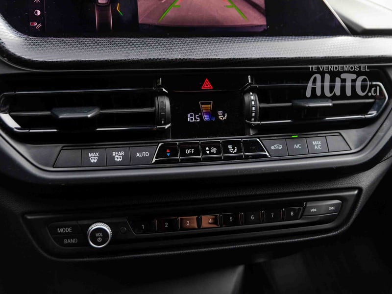 BMW 118i 2021 - Imagen 13 de 18