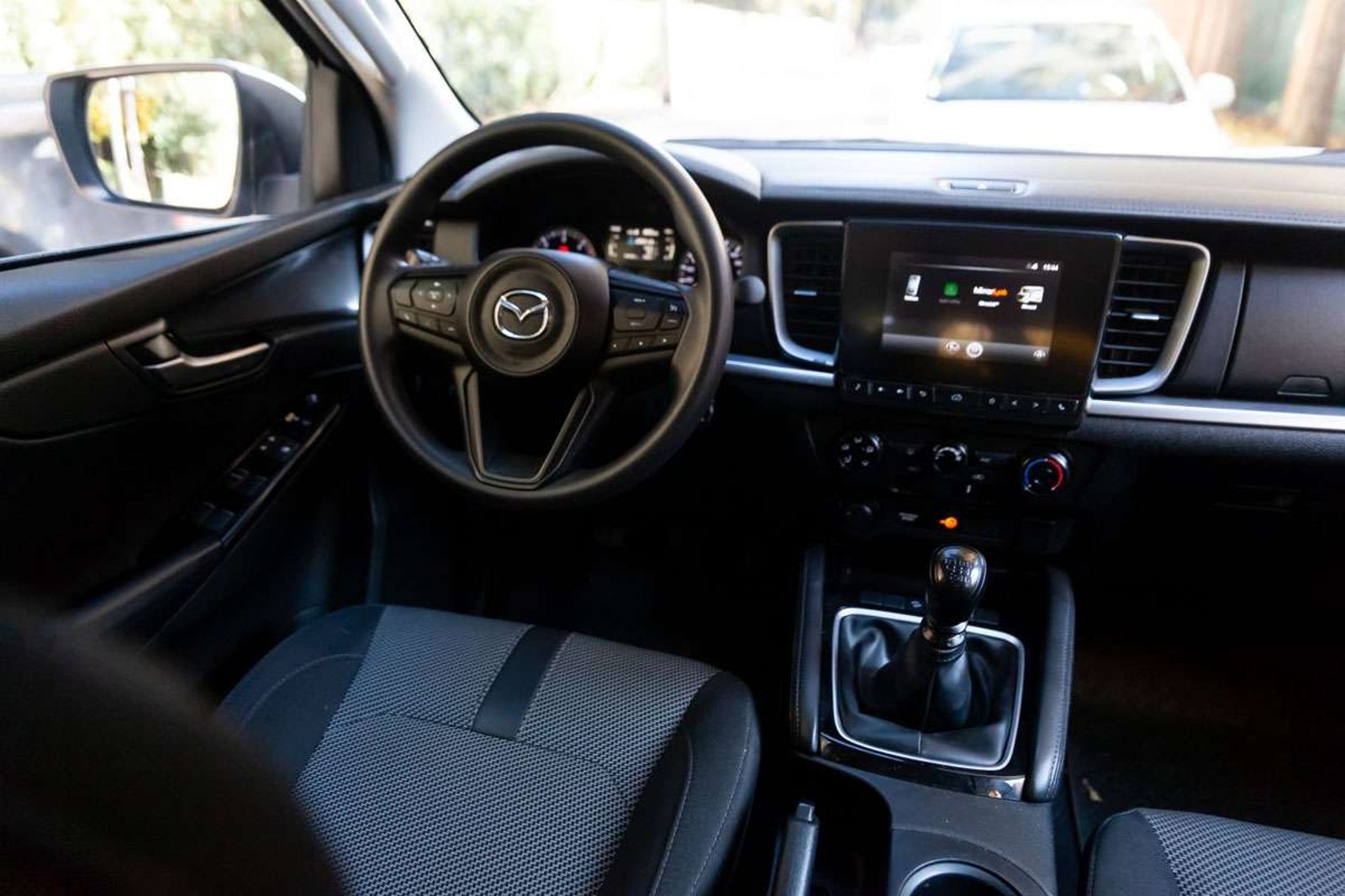 MAZDA BT-50 2023 - Imagen 19 de 20