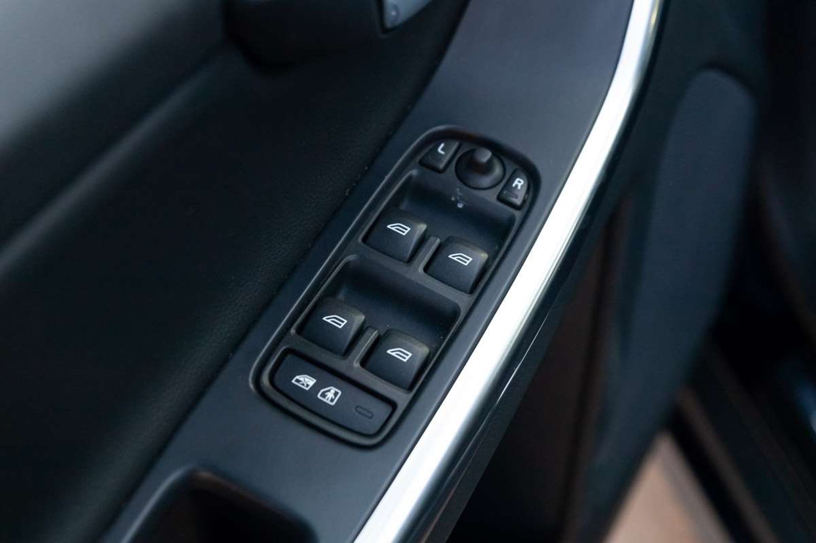 VOLVO XC60 2017 - Imagen 14 de 16