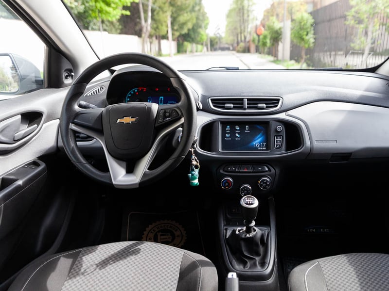 Chevrolet Onix 2017 - Imagen 14 de 16