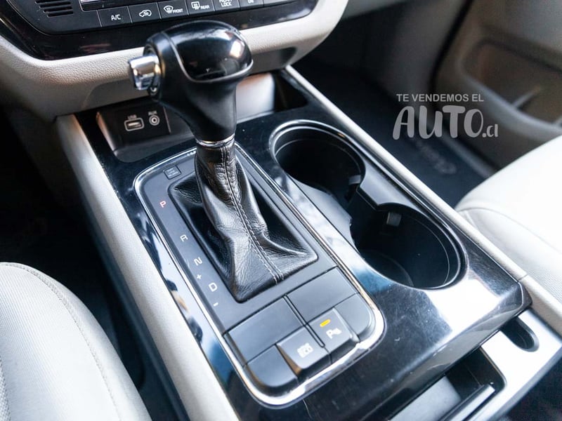 Kia Grand Carnival 2016 - Imagen 14 de 18