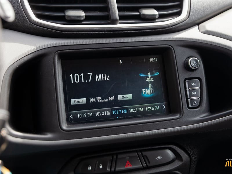 Chevrolet Onix 2017 - Imagen 10 de 16
