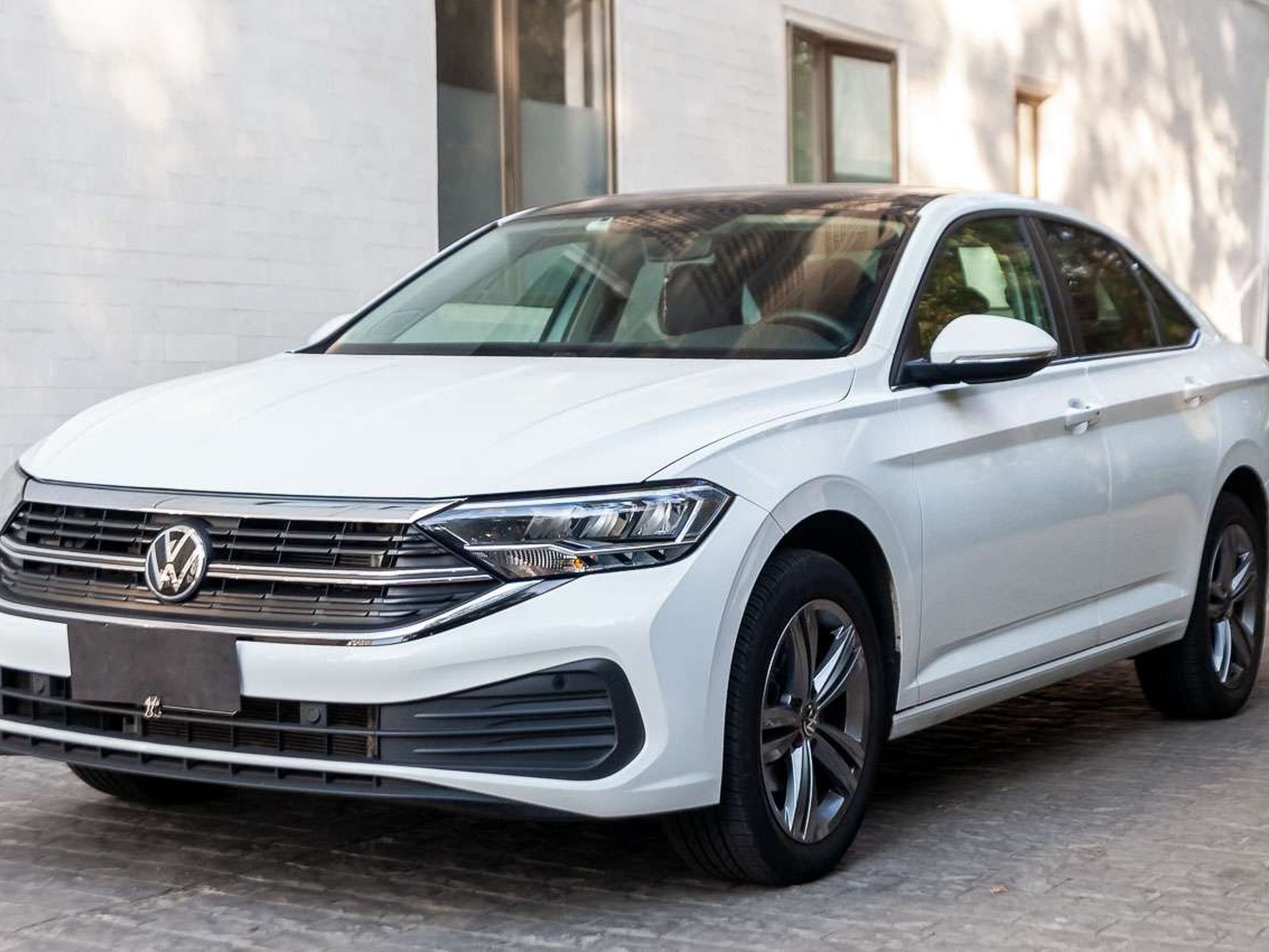 Volkswagen Jetta 2024 - Foto 2 de 18